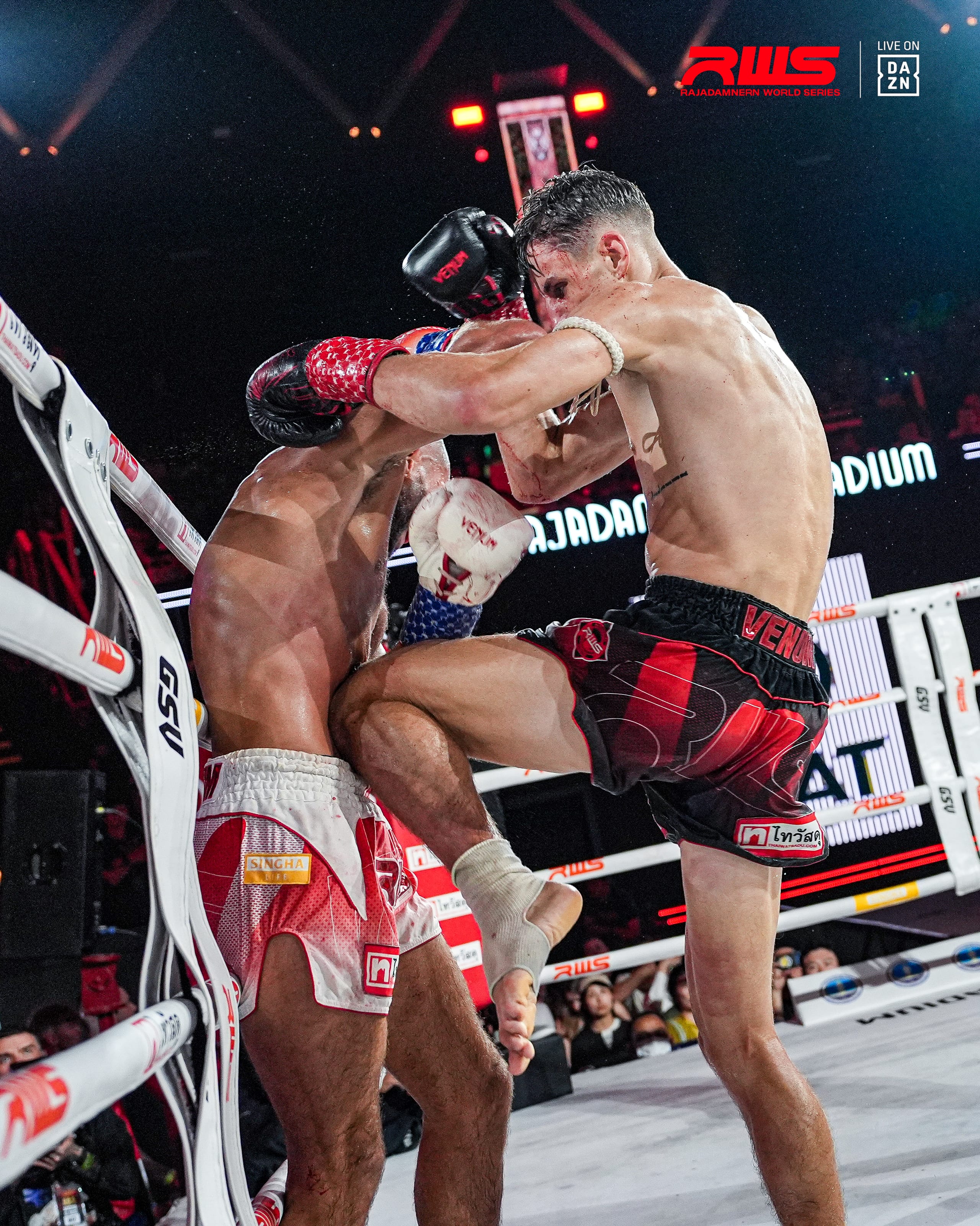 Louie Doherty landing a knee from the clinch